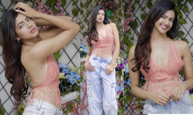 Kashika Kapoor gives out summer inspo with a pinch of retro vibe in her latest pictures