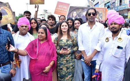 Artists launched the trailer for Rajasthani film by taking out a march for the first time